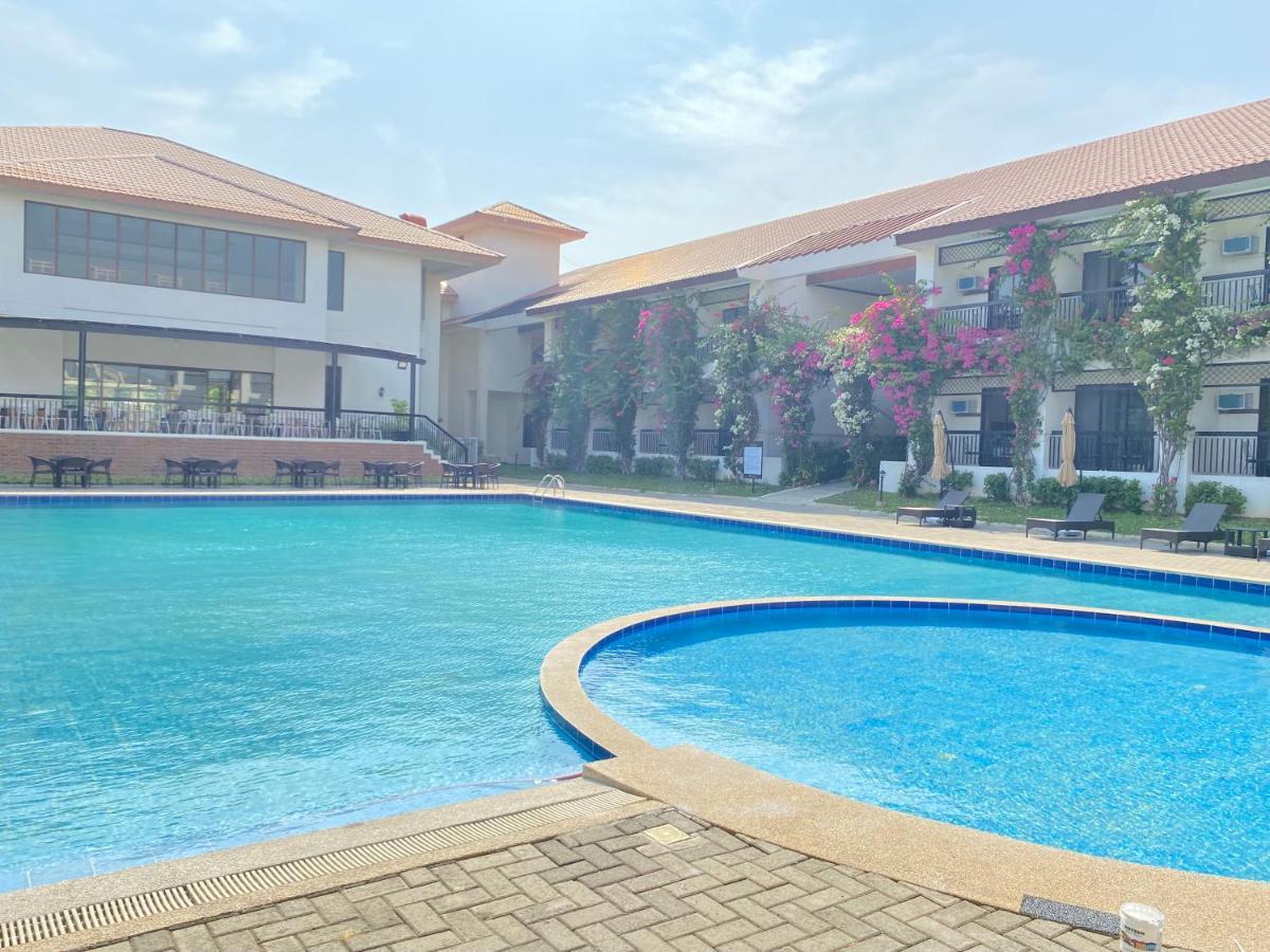 Plaza Del Norte Hotel And Convention Center Laoag Exterior photo