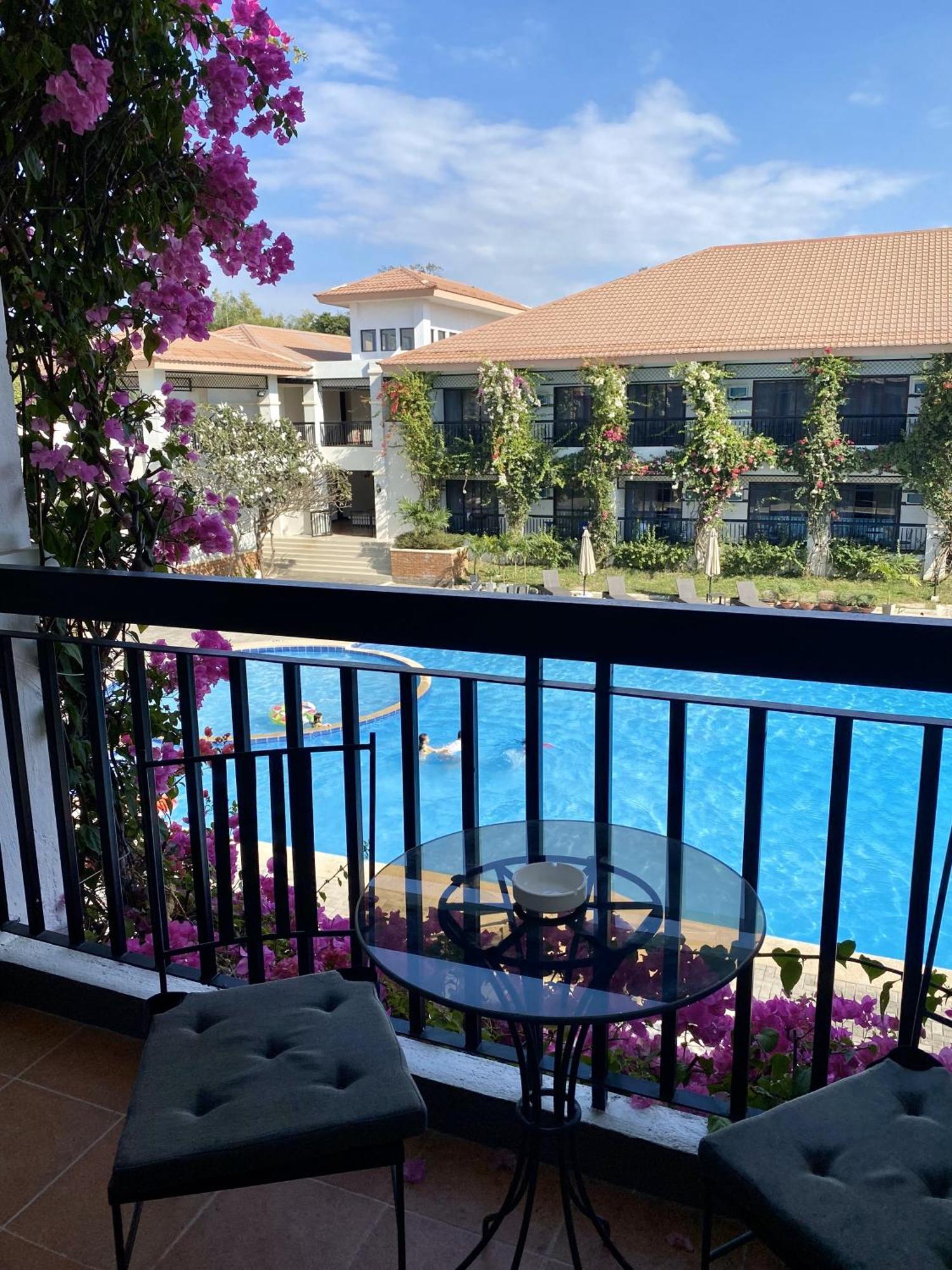 Plaza Del Norte Hotel And Convention Center Laoag Exterior photo